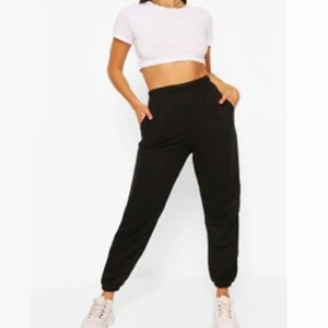 BOOHOO joggers - Helt nya.