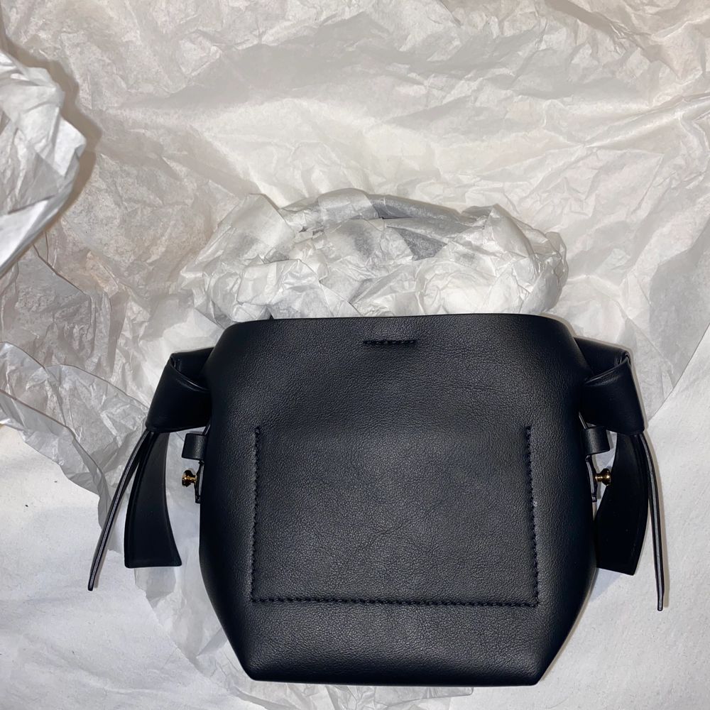 acne musubi second hand