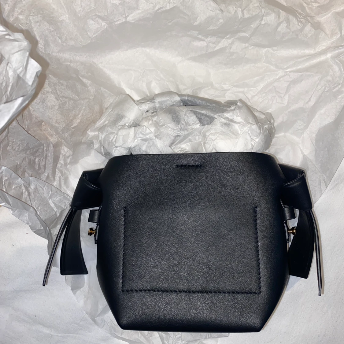 Acne studios musubi micro väska  - 91