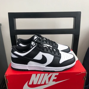 Dunk low panda - Dunk low panda, helt nya och köpta från JD sport 