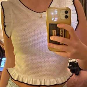 Zara topp - Superfin topp från zara. Slutsåld, passar jättebra till sommaren. Skriv för mer bilder om ni är intresserade☺️