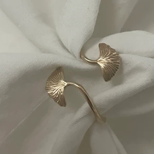 Guldring! - En justerbar rostfri guldring! Köpt i Paris i en smycket butik! 