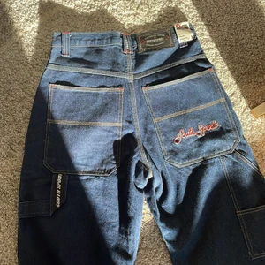 Baggy Carpenter Jeans - Dunder baggy jeans från märket South Sport, hur G som helst hade rockat dom men lite för små i midjan för mig. Dom är i helt nyskick lapp kvar och allt