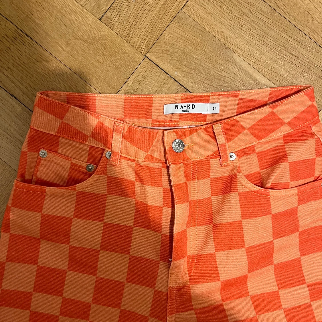 Checked orange pants NA-KD - 91
