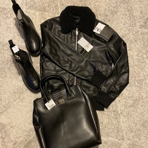 Zara jacket och skor och väska L och 43 - Ny jacka och ny skor och ny väska alla delar kan köpas till detta pris eller så kan du köpa varje del ensam
