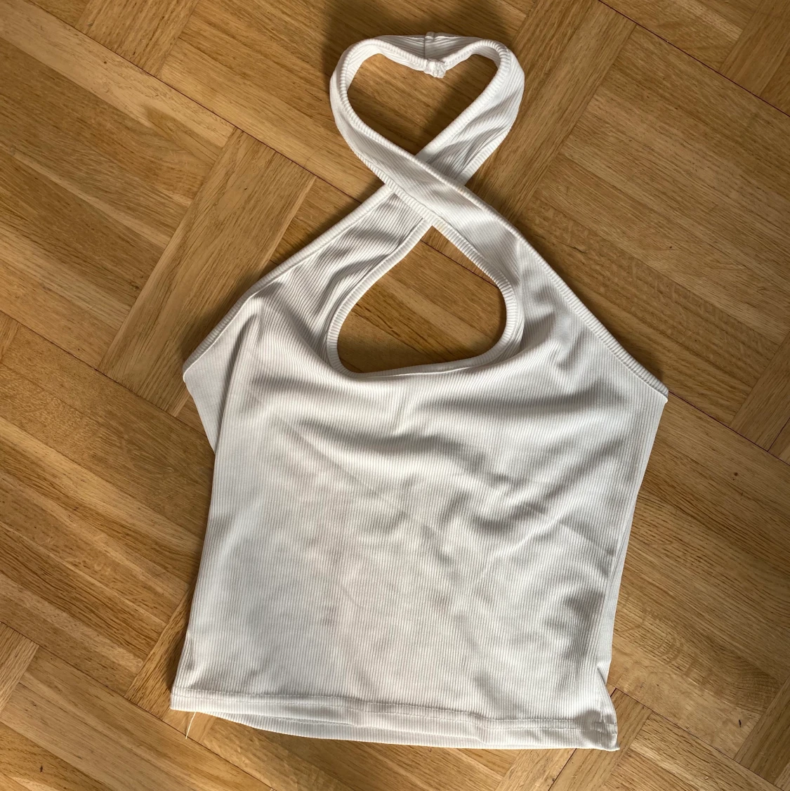 Vit topp i ribbat, storlek M - 90