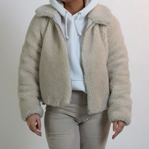 Teddyjacka - Teddyjacka ifrån HM. Storleken är S (damstorlek)