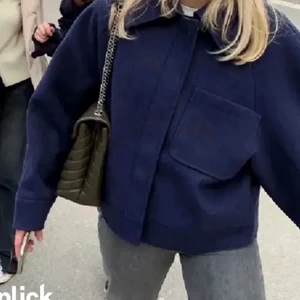 Nakd jacka overzized  - Använd i en månad ca, säljer i GRÅ ❤️ ENDAST intressekoll! vill ha ett bra bud för att sälja 💕 har vanligtvis 36 men denna är stor i storleken så passar mig ändå