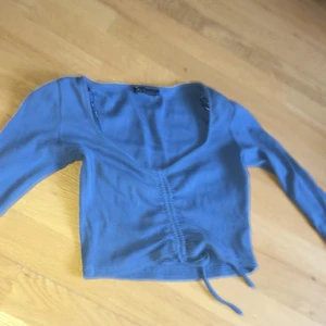 S - En tröja som är använd två eller en gång 