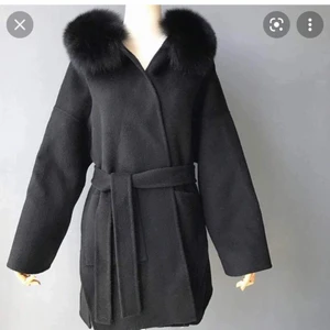 Kappa päls - Kollar intresset för denna snygga kappan ❤️skriv om ni har frågor, inga bud under 2000 kr därav köpt för 3800 på rea❤️nypris 5000 