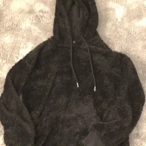 Väldigt mysig hoodie, säljer pga att jag inte använder längre
