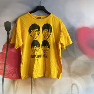 Bright yellow oversized T-shirt with Beatles Print