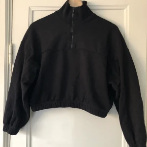 Weekday Tjocktröja - Tjocktröja från weekday i bra skick 