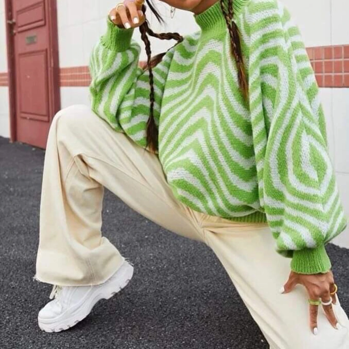 Fed ubrugt grøn og hvid oversized strik