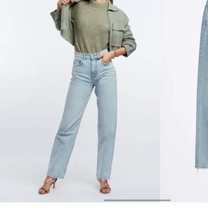 Gina jeans - Ljusa jeans från Gina i storlek 38. Aldrig använda. Prislappen sitter kvar. Nypris 599 mitt pris 300 INKLUSIVE frakt.