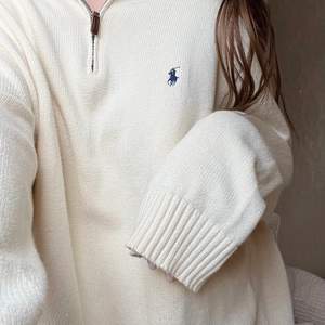 säljer denna jättefina oversize sweatern från ralph lauren! kom med bud i kommentarerna💓
