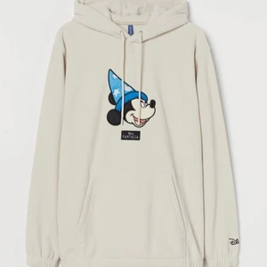 Fantasia hoodie - Dinsey hoodie som aldrig kommer till användning. Köpt för 399💕 storek S, men är oversized. Priset kan diskuteras 