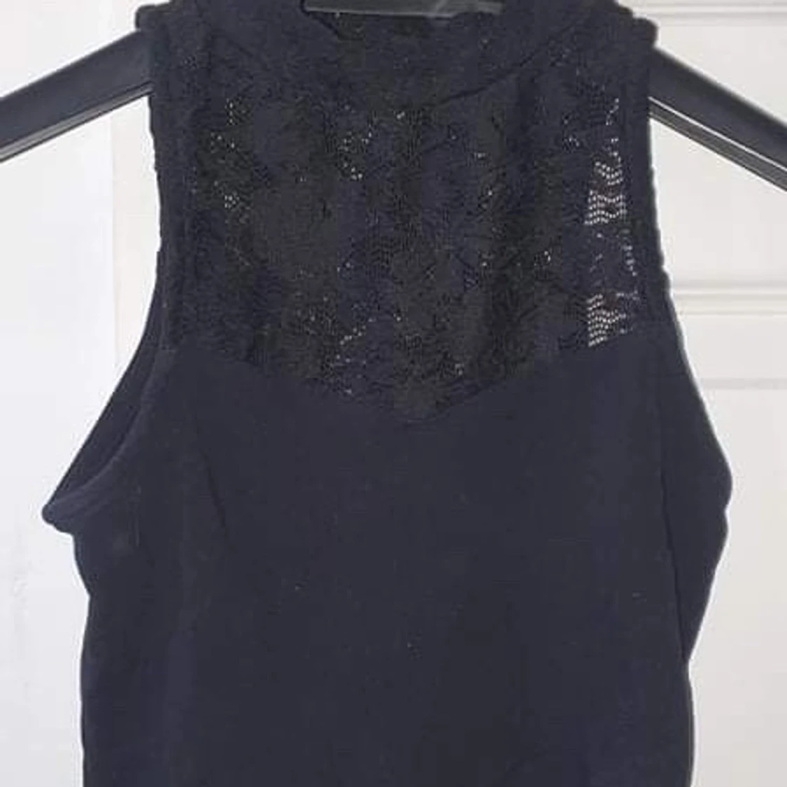 Svart Linnea med spets