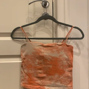 Linne från Gina Tricot  - Linne från Gina tricot i storlek S.