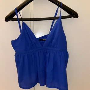 Linne från bikbok - Säljer det här superfina linnet från bikbok! Säljer pga att den inte riktigt passade mig 💕