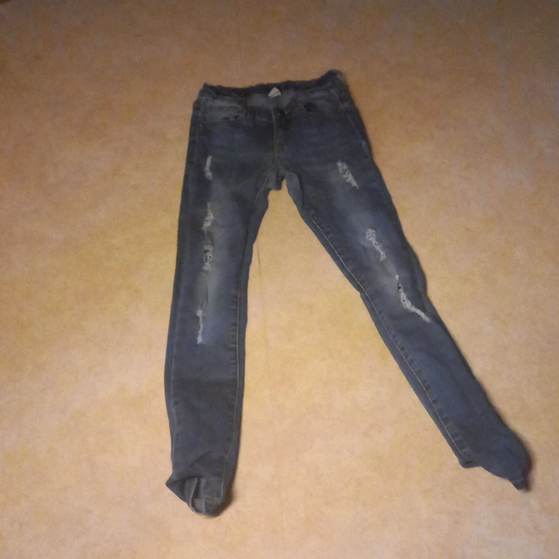 Jeans 40 kr plus frakt 15 kr - 91