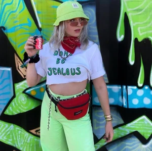 Flare Jeans - Säljer dessa häftiga unika gröna flareJeans! Byxorna är i en härlig mintgrön färg och passar lika bra på festival som till vardags💚⚡️💚 byxorna är köpta från Asos💜🦋 köparen står för frakt💕