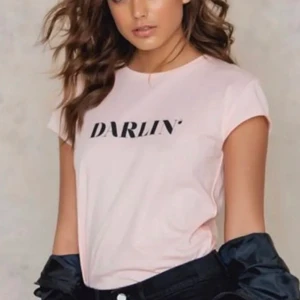 Nakd tshirt - Rosa nakd T-shirt i nytt skick