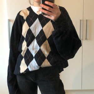 Tröja köpt second hand - Har en liten fläck, se bild