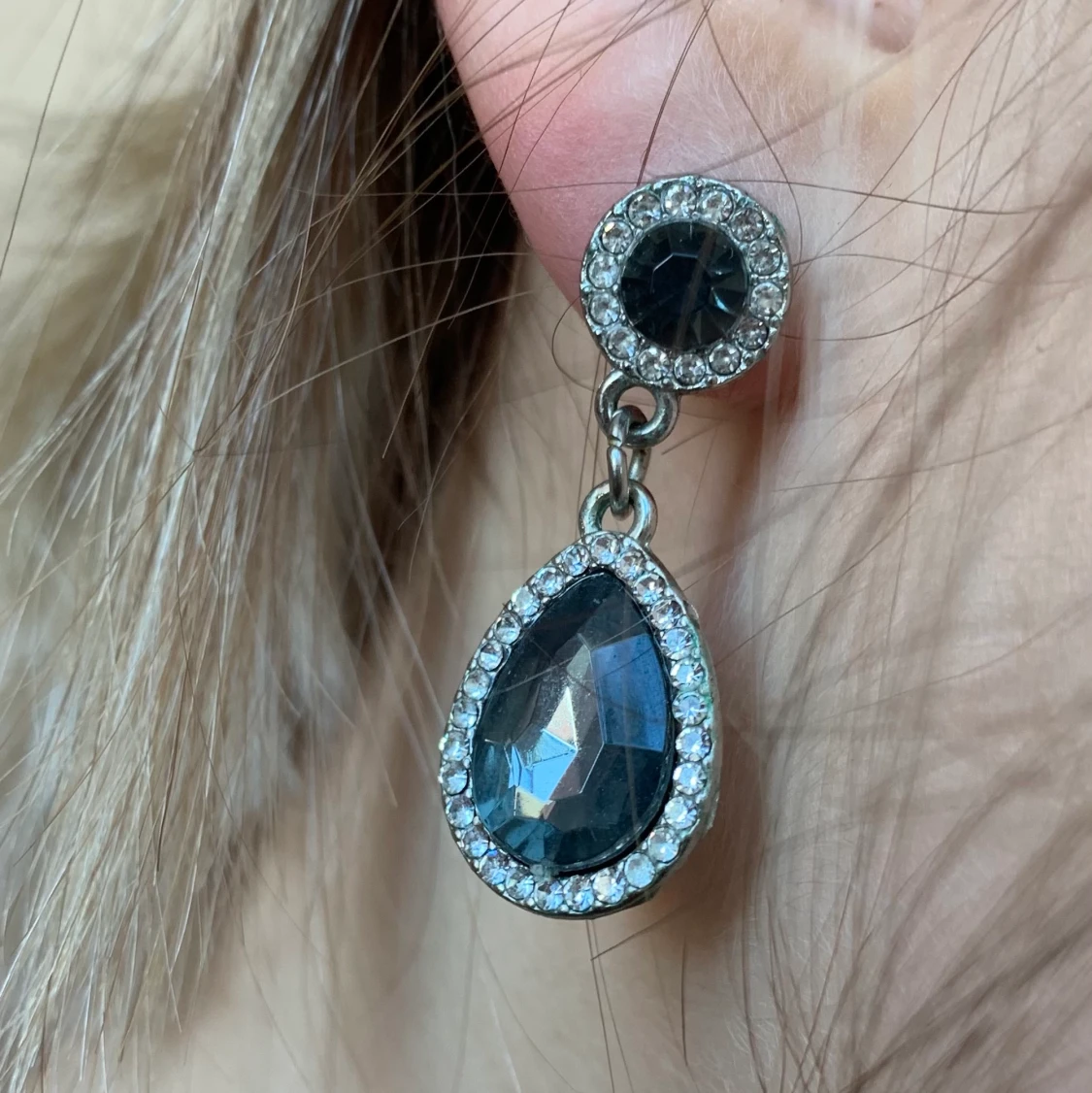 Örhängen med ”stenar” - 90