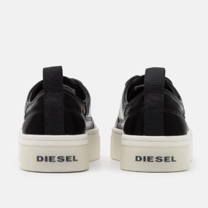 DIESEL skor  - Hej ! Jag säljer här mina skor har använt två gånger och vill sälja de för de är small för mig de passar för 38,39   Ordpris 1095 KR❗❗❗❗Jag säljer de för 800 priset kan diskuteras.⚠️❗  VIKTIGT ❗❗❗ Grattis frakt bara för de som kan köpa för 800 kr 