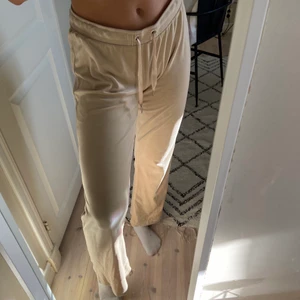 Mjukisbyxor  - Sköna och stretchiga mjukis. Från ginatricot i storlek m men passar S också. Frakt ingår ej 