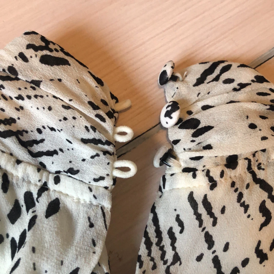 Festlig mönstrad blus🥳❤️ - 90