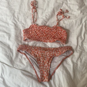 Hm  - Superfin bikini som tyvärr är för liten för mig, överdel strl 34 (passar en 36) underdel 36