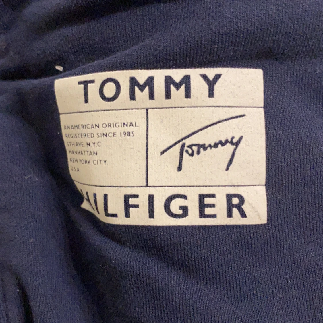 Tommy Hilfiger - 90
