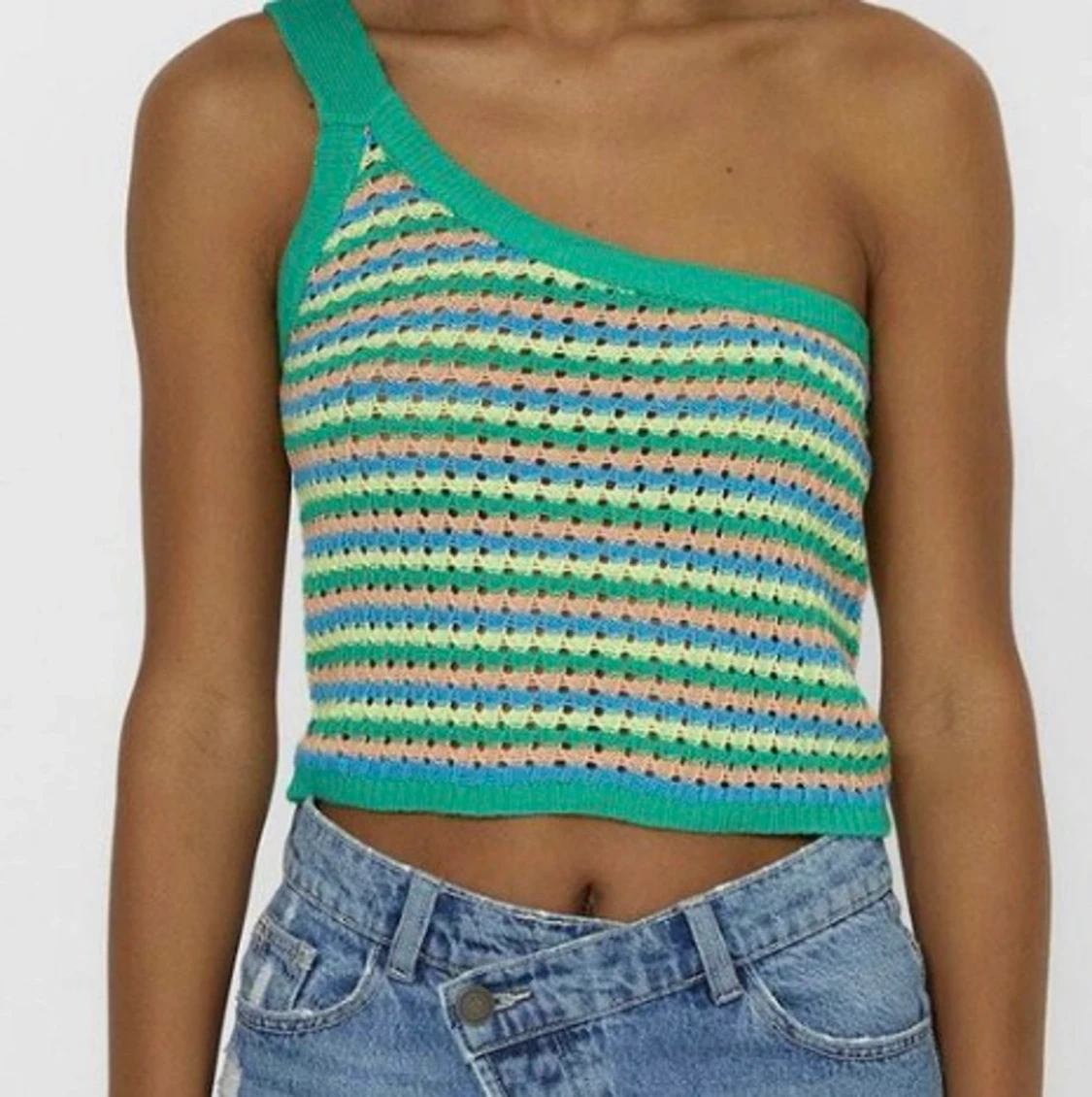 Grönt stickat linne