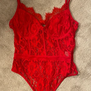 Body storlek 38 - Oanvänd stringbody från madlady, frakt tillkommer 