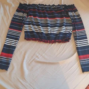 En magtröja från bikbok - En väldigt fin tröja som jag använt 1 gång 