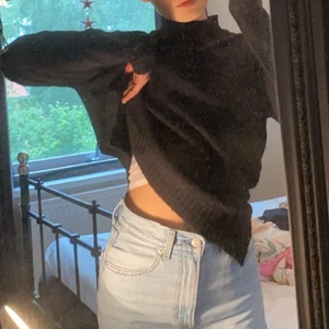 Svart stickad tröja - Mysig stickad tröja som är perfekt till hösten/vintern eller nu till sommarkvällarna 🌼