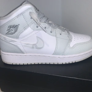 Jordan 1 crey camo - Använda fåtal gånger kan diskuteras vid snabbaffär storlek 37.5  möts upp i Stockholm endast 