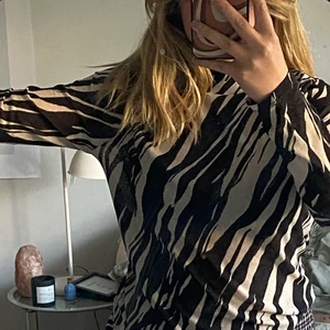 Meshtröja - Meshtröja i ”zebramönster” 