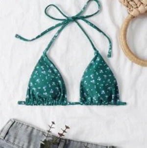 Bikini topp storlek s - Har råkat beställa hem flera av samma plag. Det är en oöppnad/oanvänd bikini topp från shein i storlek S. Den jag behöll var jätte söt och passade bra.