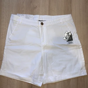 Shorts - Vita short oanvända