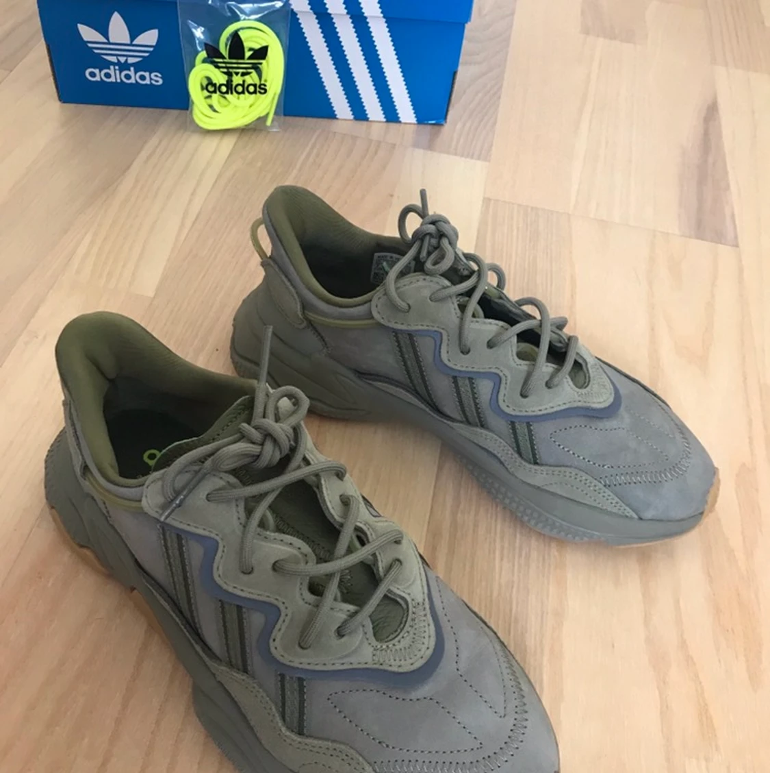 Adidas OZWEEGO - 90