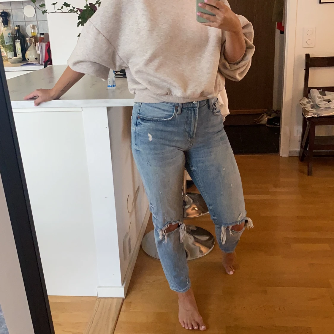 Blåa jeans med slitning - 90