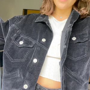 Manchesterjacka - Manchesterjacka från Brandy Melville One size men sitter som S. Perfekt skick, sälgs pga att den inte kommer till användning 