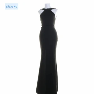 Aftonklänning missguided - Superfin oanvänd balklänning från missguided. Den sitter supersnygga på men har blivit för liten för mig innan den ens kom till användning. Materialet är stretchigt och skönt