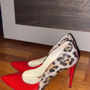 Skor och väska set - Skor storlek 39 ett fint rött set 