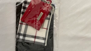 Burberry necessärer - Helt nya necessärer från burberry. Självklart äkta