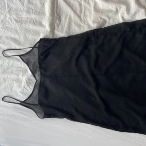Sheer slip-dress - En jättesöt sheer slip-dress! Passar en storlek XS och S💖