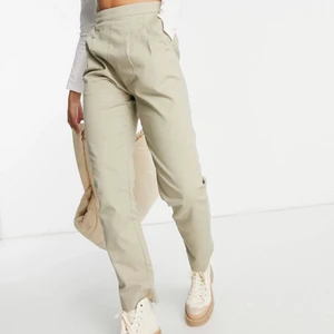 ASOS  - Jättefin byxor från asos, har aldrig använt dom var tyvärr för små på mig 